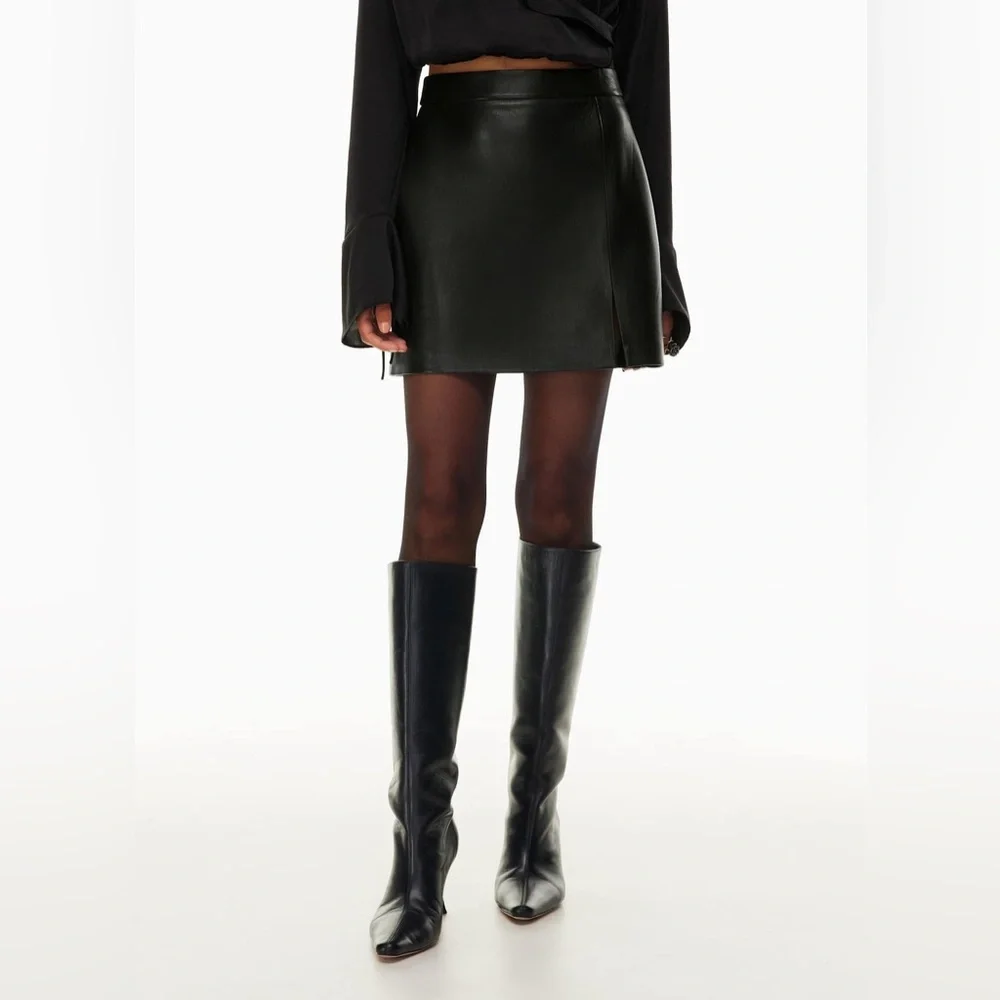 Wilfred High-waisted Vegan Leather mini skirt Size: 2 - Picture 2 of 16
